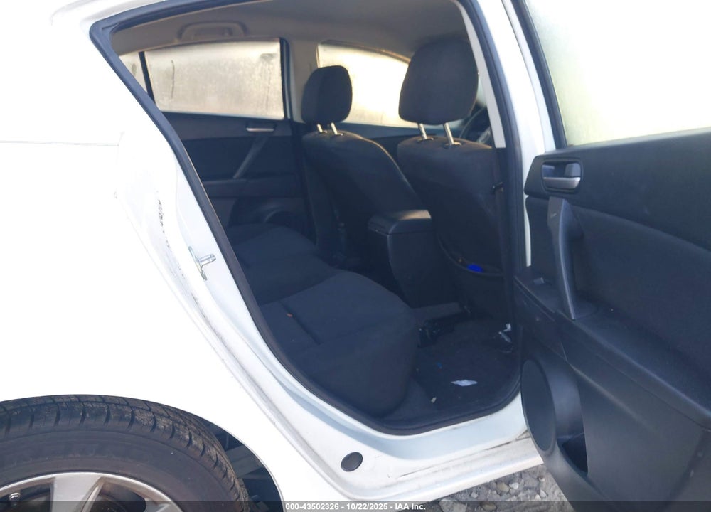 2011 MAZDA 3 I TOURING VIN: JM1BL1VF4B1498803