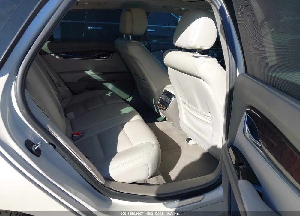 2013 CADILLAC XTS PLATINUM VIN: 2G61V5S32D9170675