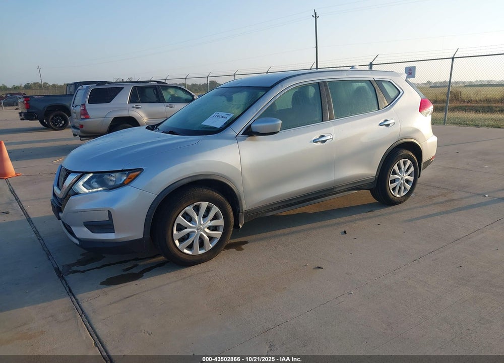 2017 NISSAN ROGUE S VIN: 5N1AT2MT2HC832022