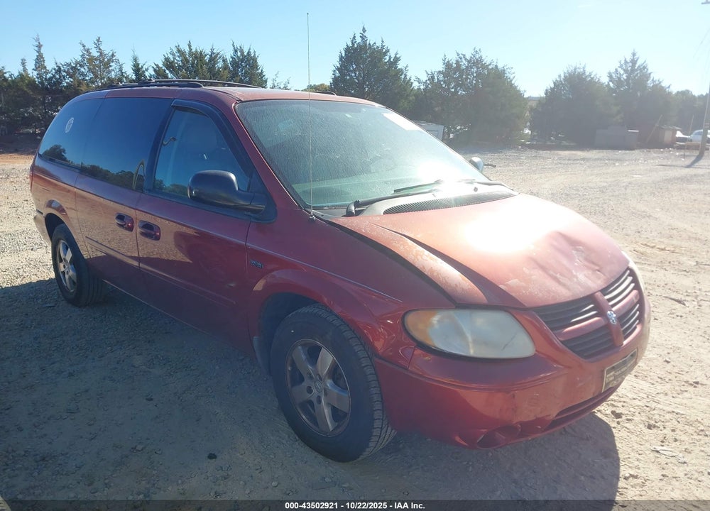 2005 DODGE GRAND CARAVAN SXT VIN: 2D4GP44L05R345647