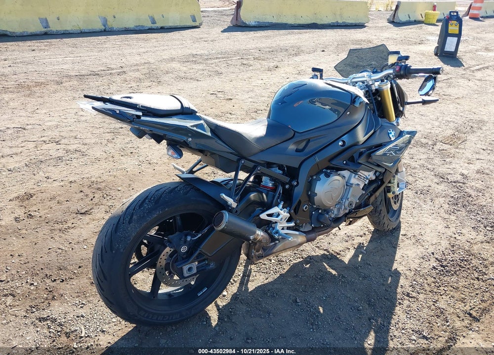2017 BMW S 1000 VIN: WB10D6201HZ762049