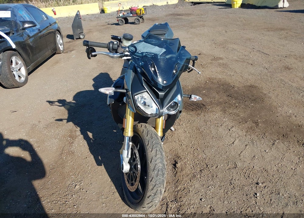 2017 BMW S 1000 VIN: WB10D6201HZ762049