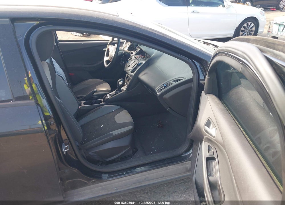 2014 FORD FOCUS VIN: 1FADP3K21EL137540