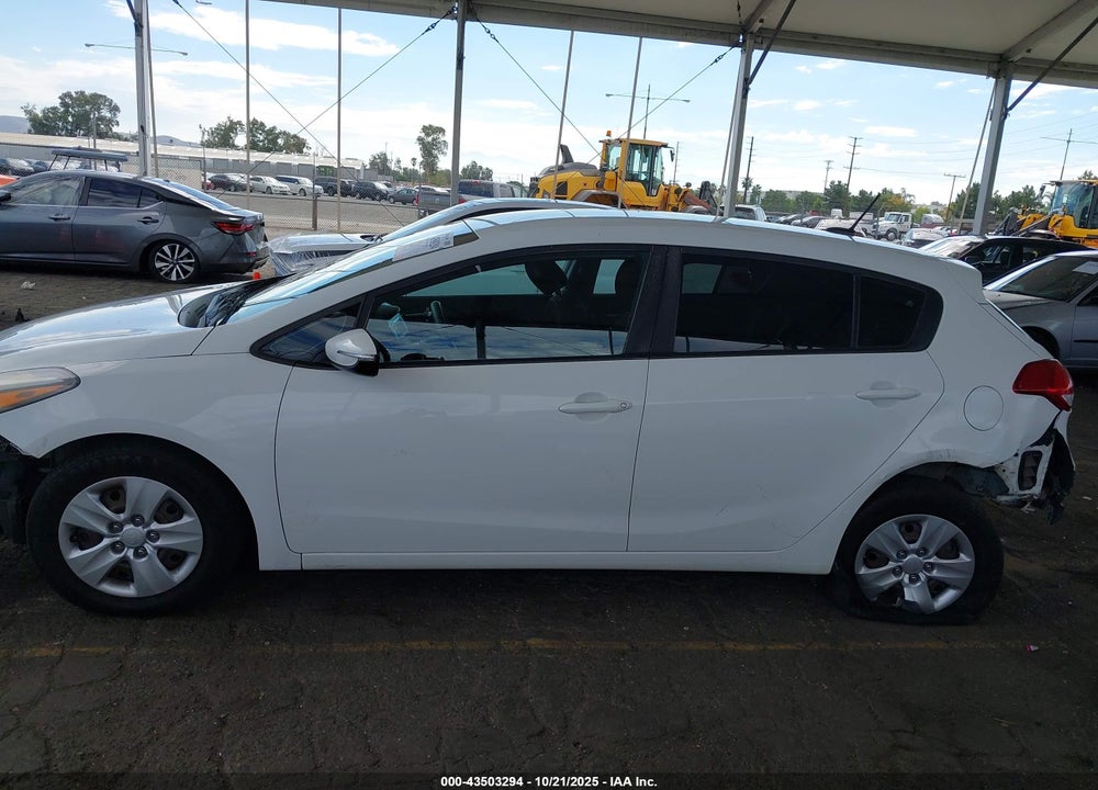 2017 KIA FORTE LX VIN: KNAFK5A88H5705579