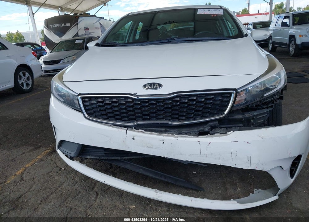 2017 KIA FORTE LX VIN: KNAFK5A88H5705579