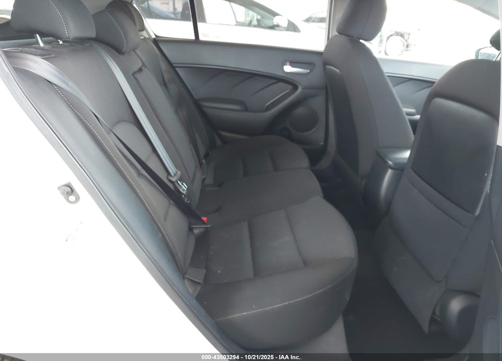 2017 KIA FORTE LX VIN: KNAFK5A88H5705579