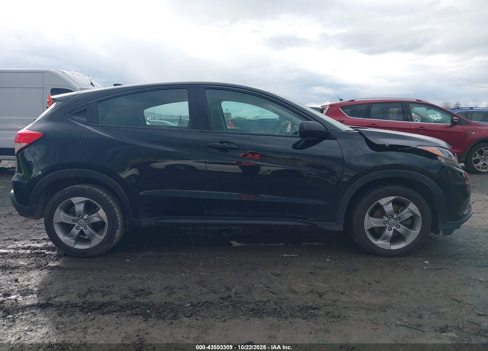 2020 HONDA HR-V AWD LX VIN: 3CZRU6H30LM727681