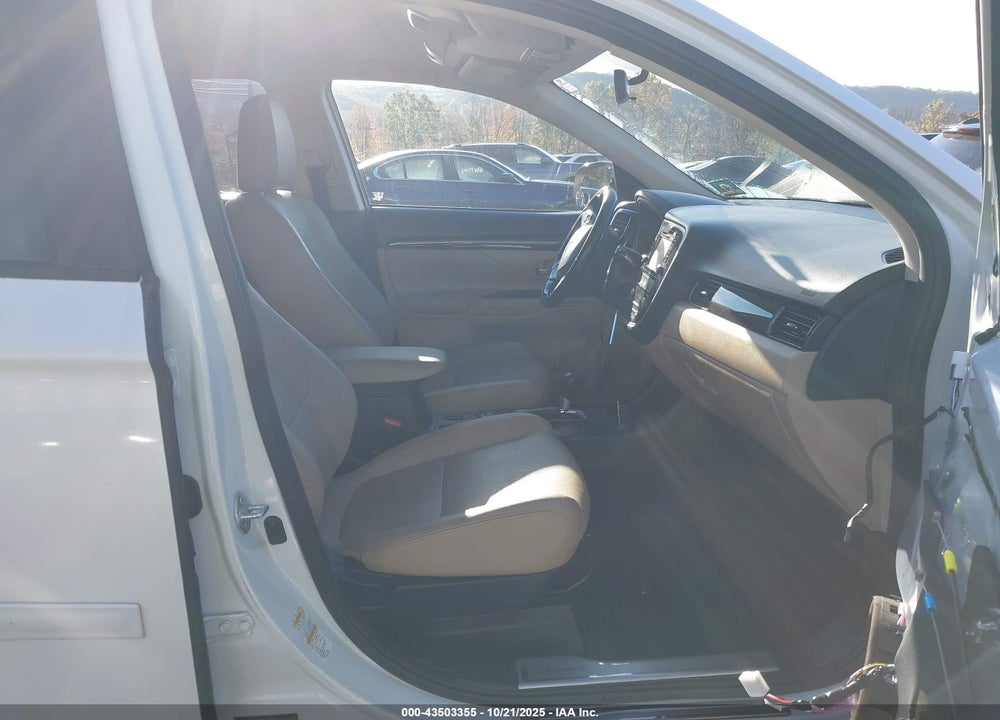 2016 MITSUBISHI OUTLANDER SEL VIN: JA4AZ3A30GZ037327