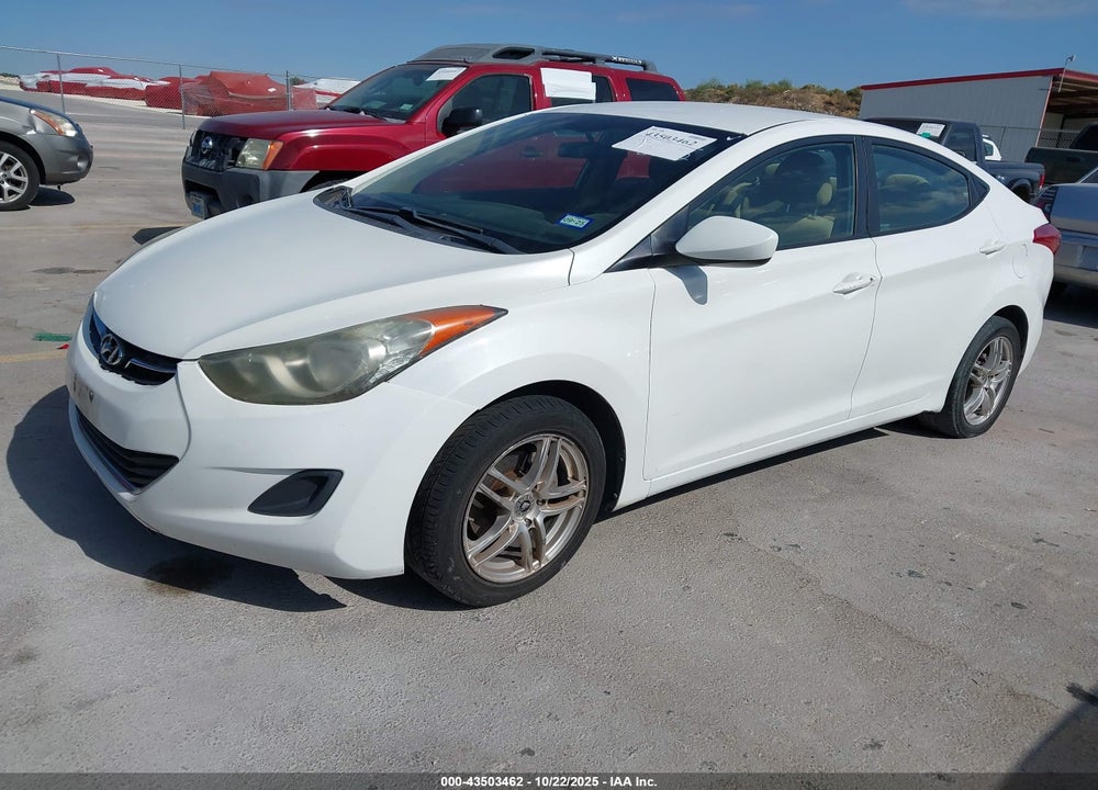 2011 HYUNDAI ELANTRA VIN: 5NPDH4AE5BH028572