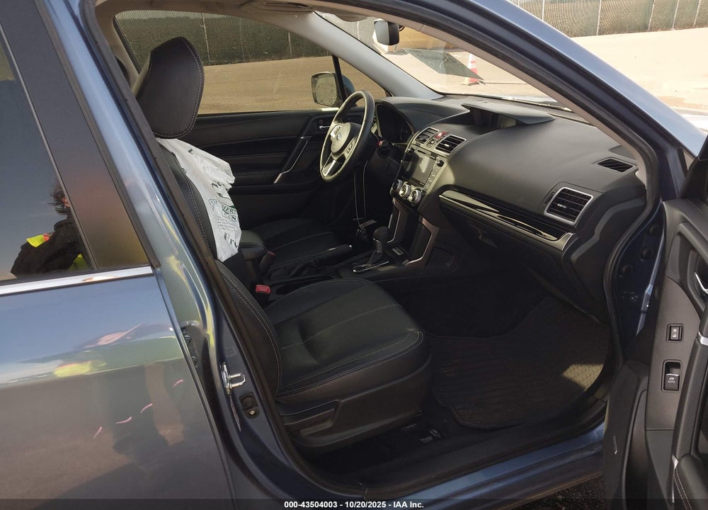 2018 SUBARU FORESTER VIN: JF2SJAWC8JH505799