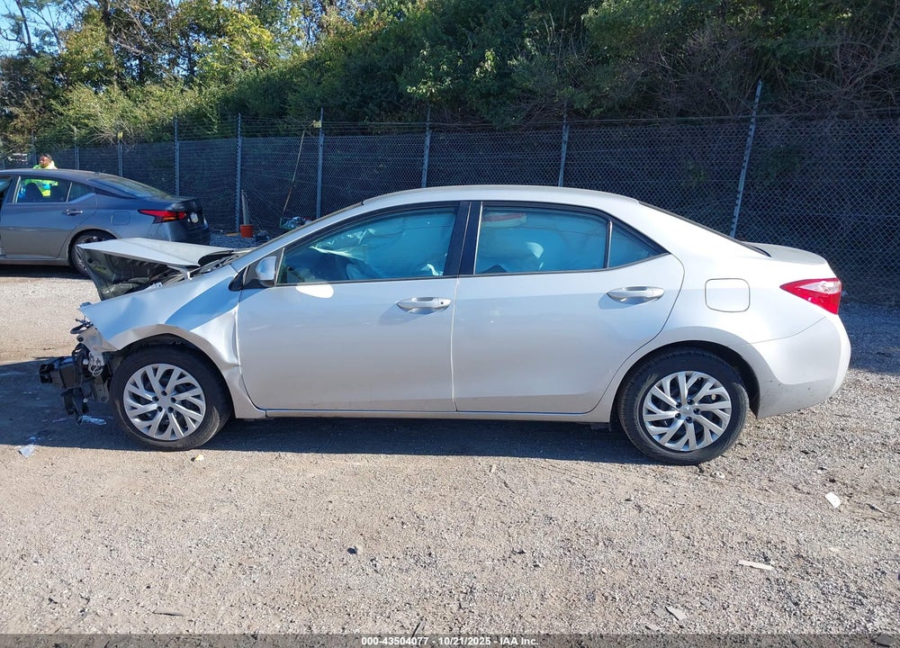 2018 TOYOTA COROLLA LE VIN: 2T1BURHE2JC067806