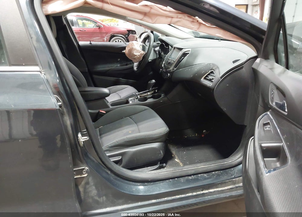 2018 CHEVROLET CRUZE LT AUTO VIN: 1G1BE5SM4J7111997