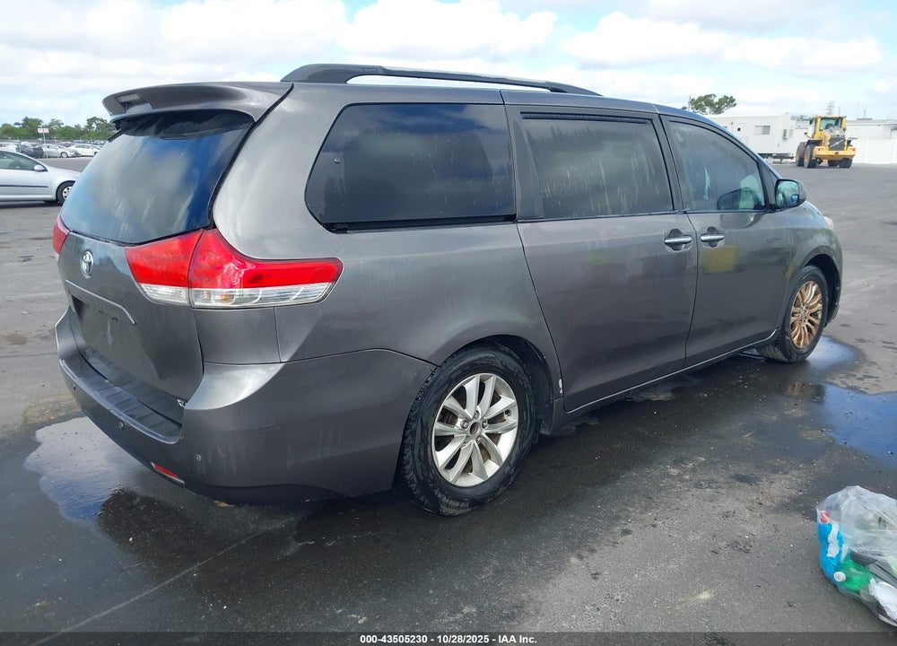 2011 TOYOTA SIENNA XLE V6 AUTO ACCESS SEAT VIN: 5TDYK3DC0BS053414