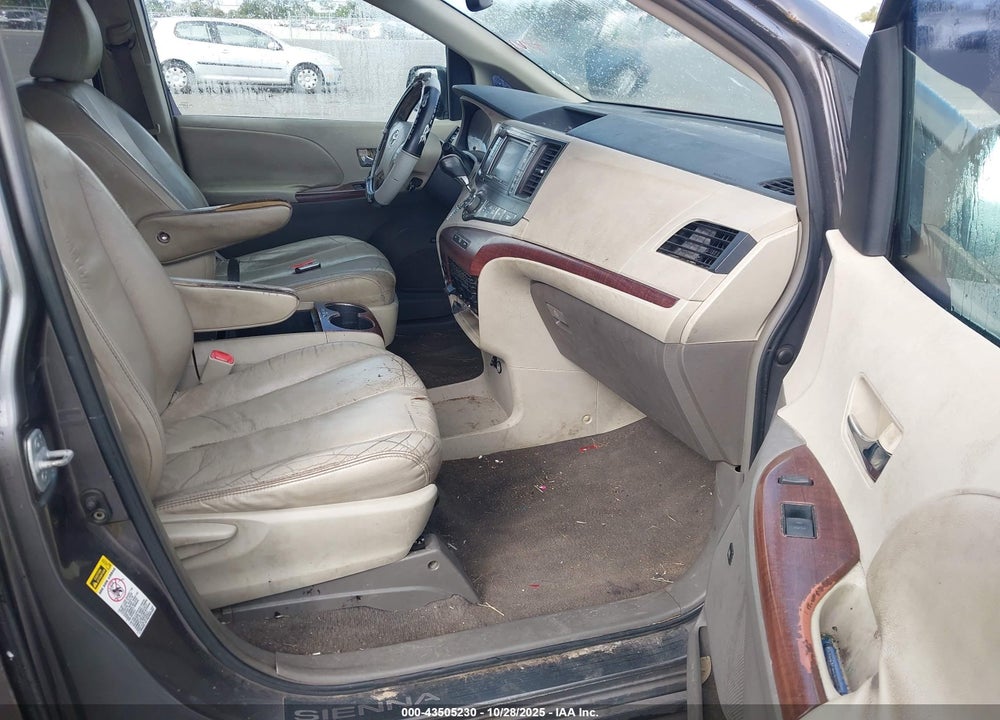2011 TOYOTA SIENNA XLE V6 AUTO ACCESS SEAT VIN: 5TDYK3DC0BS053414