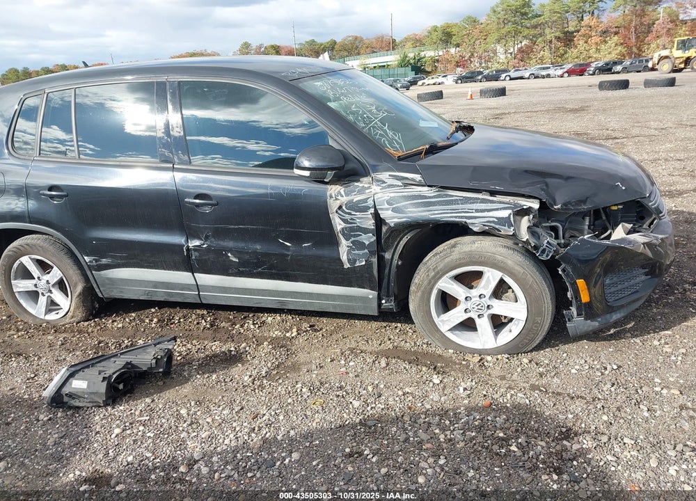 2013 VOLKSWAGEN TIGUAN S VIN: WVGAV7AX5DW537391