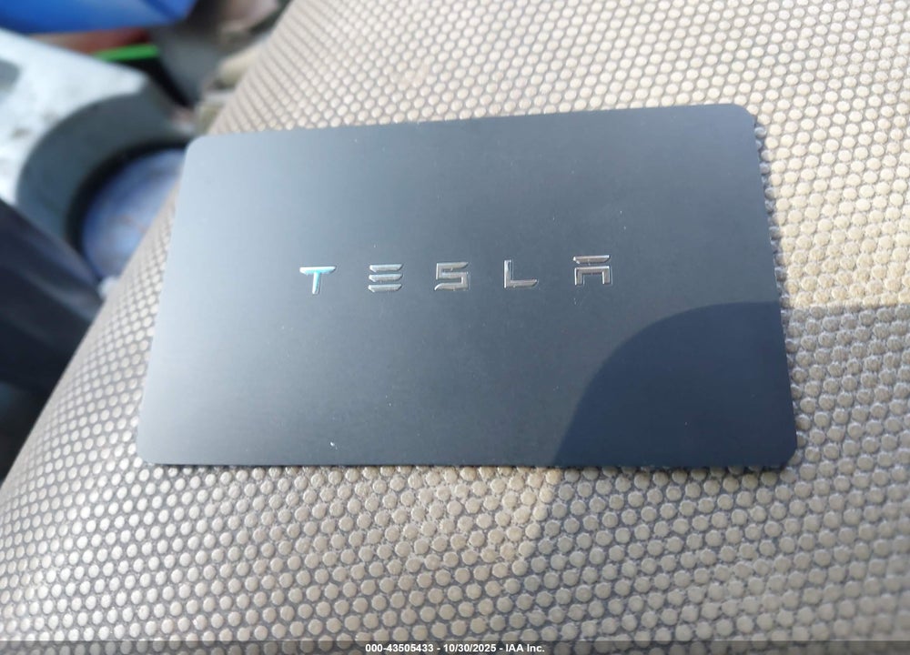 2020 TESLA MODEL Y LONG RANGE DUAL MOTOR ALL-WHEEL DRIVE VIN: 5YJYGDEE1LF047831