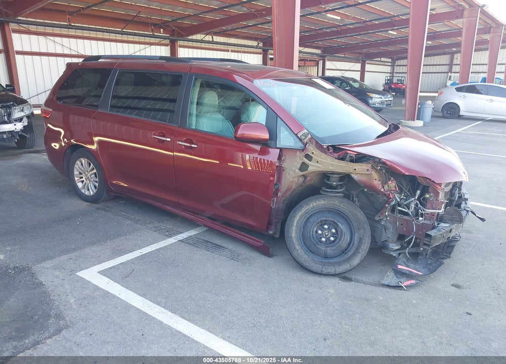 2017 TOYOTA SIENNA XLE 8 PASSENGER VIN: 5TDYZ3DC5HS818105