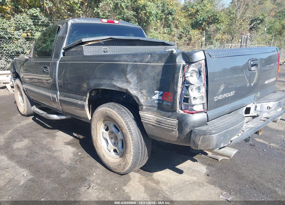 2000 CHEVROLET SILVERADO 1500 LS VIN: 1GCEK14T7YZ202190