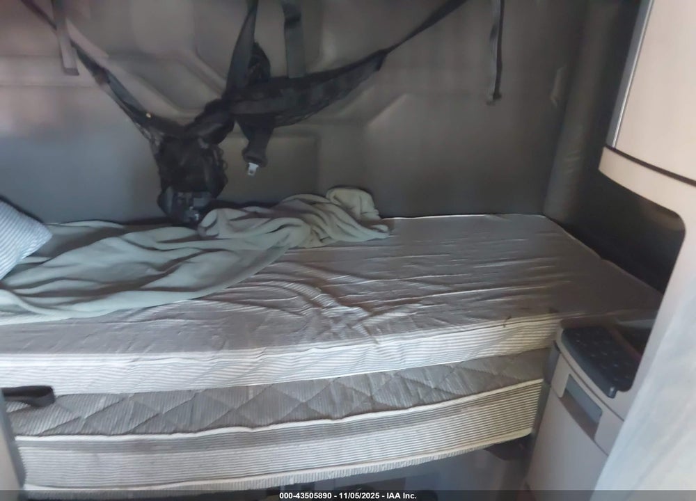 2016 FREIGHTLINER CASCADIA 113 VIN: 3AKJGHDV9GSHK5528