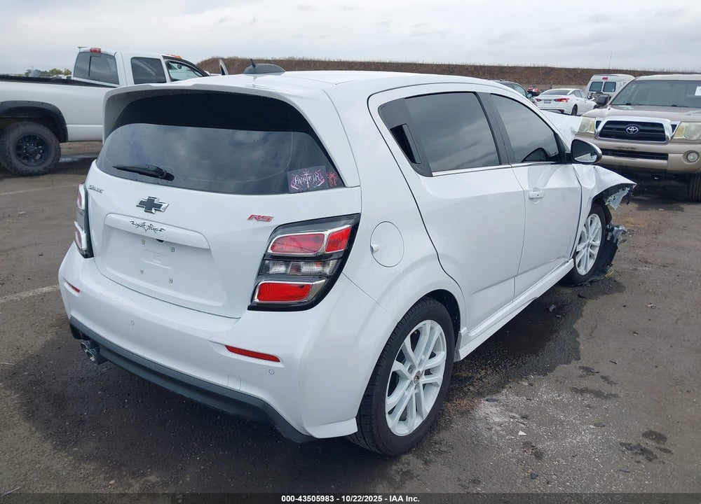 2020 CHEVROLET SONIC FWD  LT 5-DOOR VIN: 1G1JD6SB2L4111181
