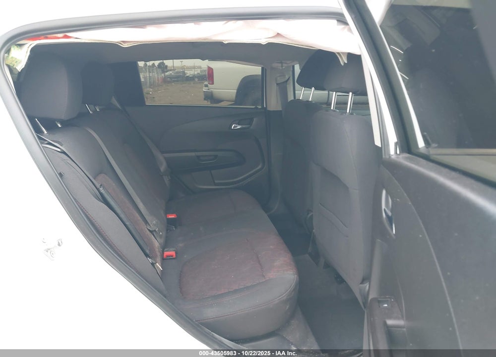 2020 CHEVROLET SONIC FWD  LT 5-DOOR VIN: 1G1JD6SB2L4111181