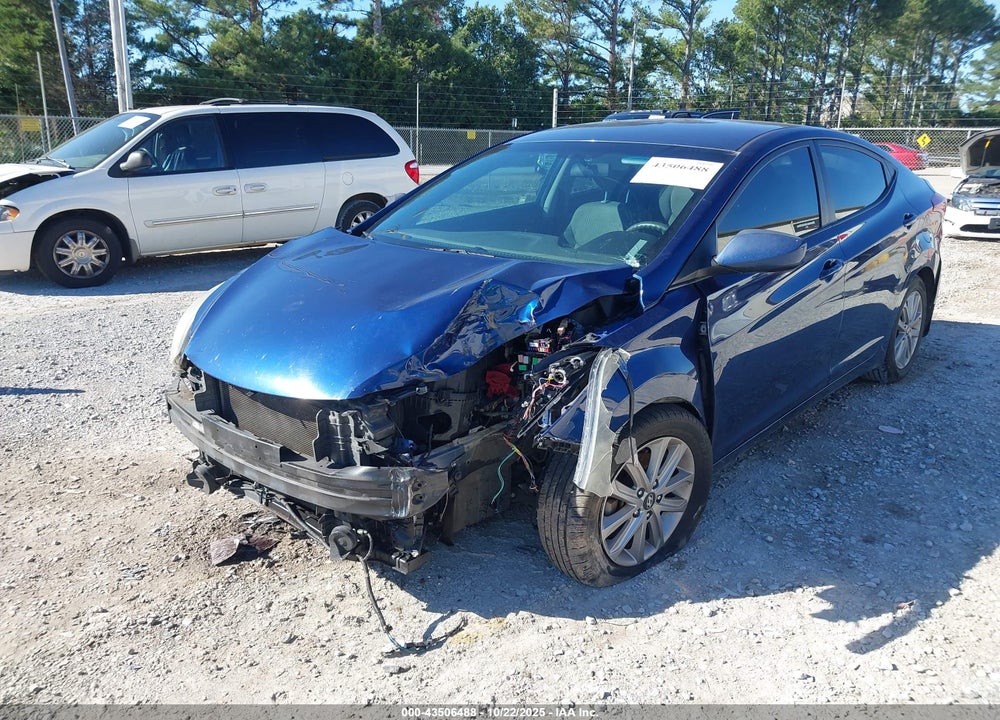 2016 HYUNDAI ELANTRA VIN: 5NPDH4AE8GH713382