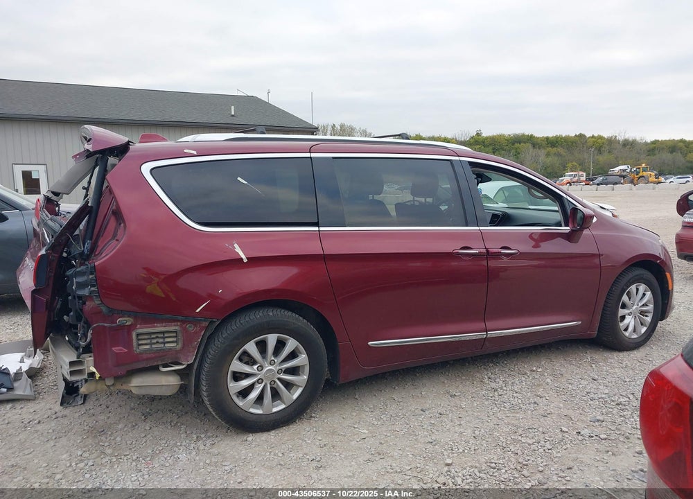 2018 CHRYSLER PACIFICA TOURING L PLUS VIN: 2C4RC1EG4JR289613
