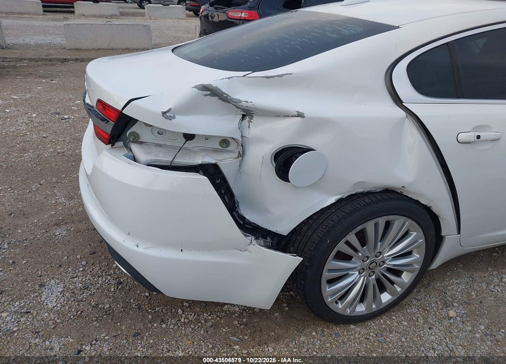 2012 JAGUAR XF VIN: SAJWA0HB6CLS53812