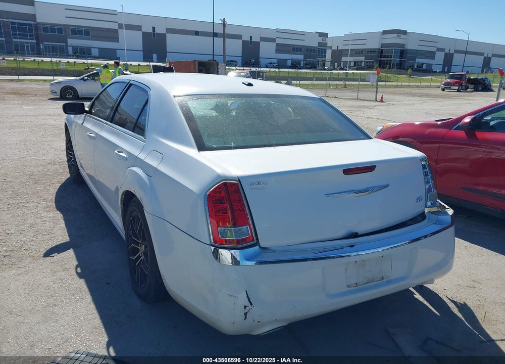 2013 CHRYSLER 300 VIN: 2C3CCAAG3DH533939