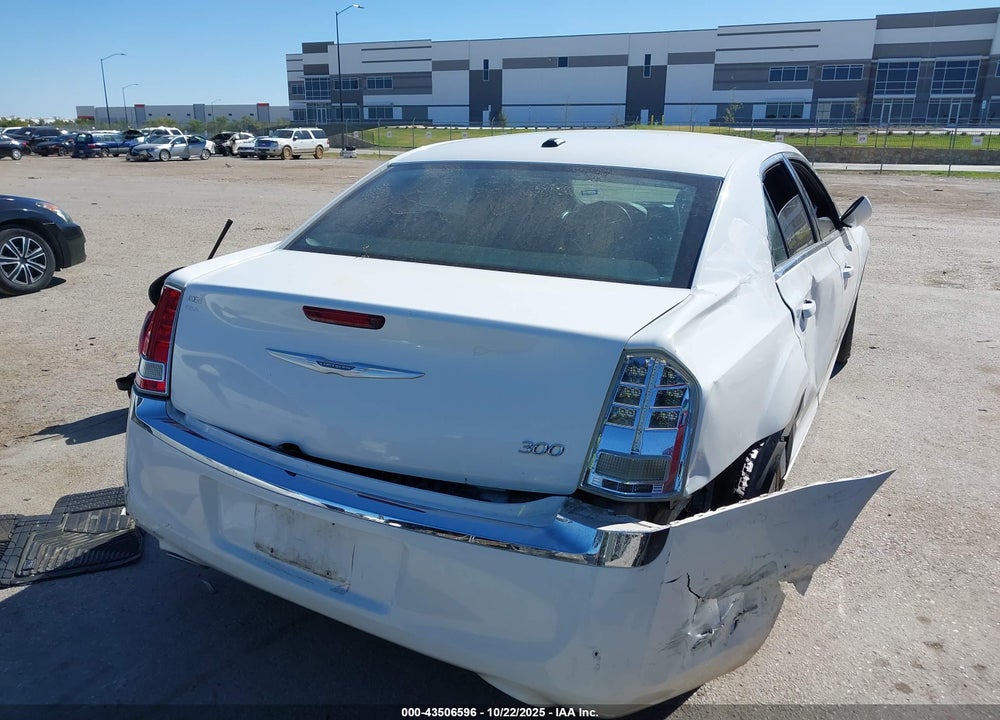 2013 CHRYSLER 300 VIN: 2C3CCAAG3DH533939