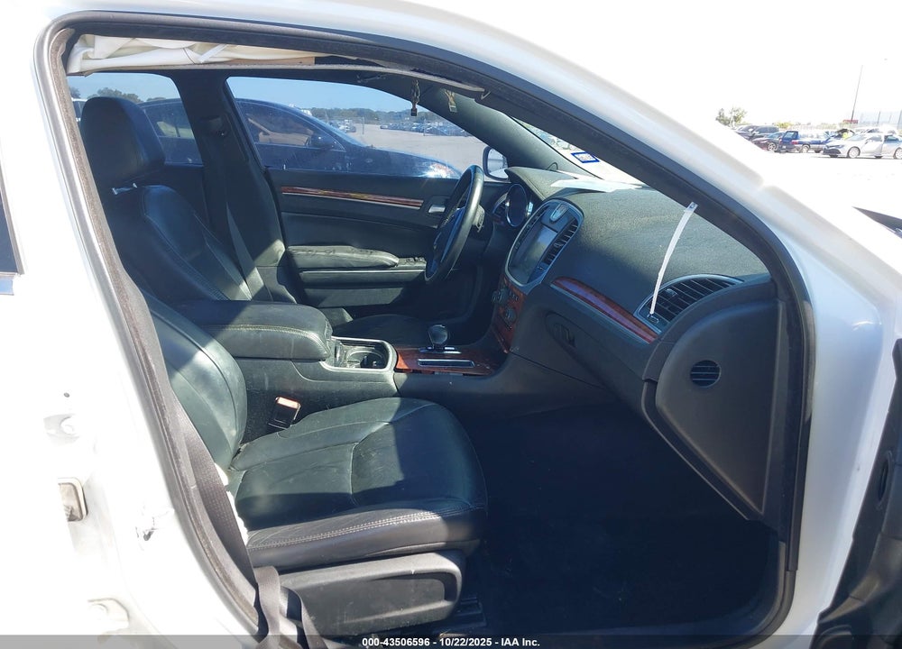 2013 CHRYSLER 300 VIN: 2C3CCAAG3DH533939