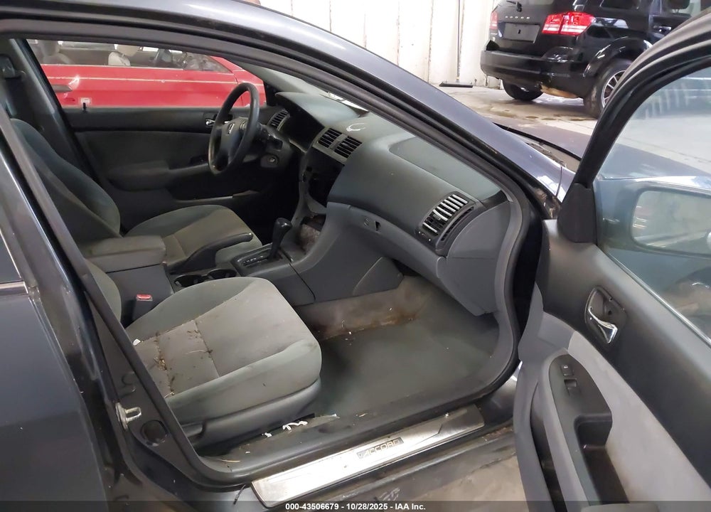 2003 HONDA ACCORD 2.4 LX VIN: 1HGCM56303A119747