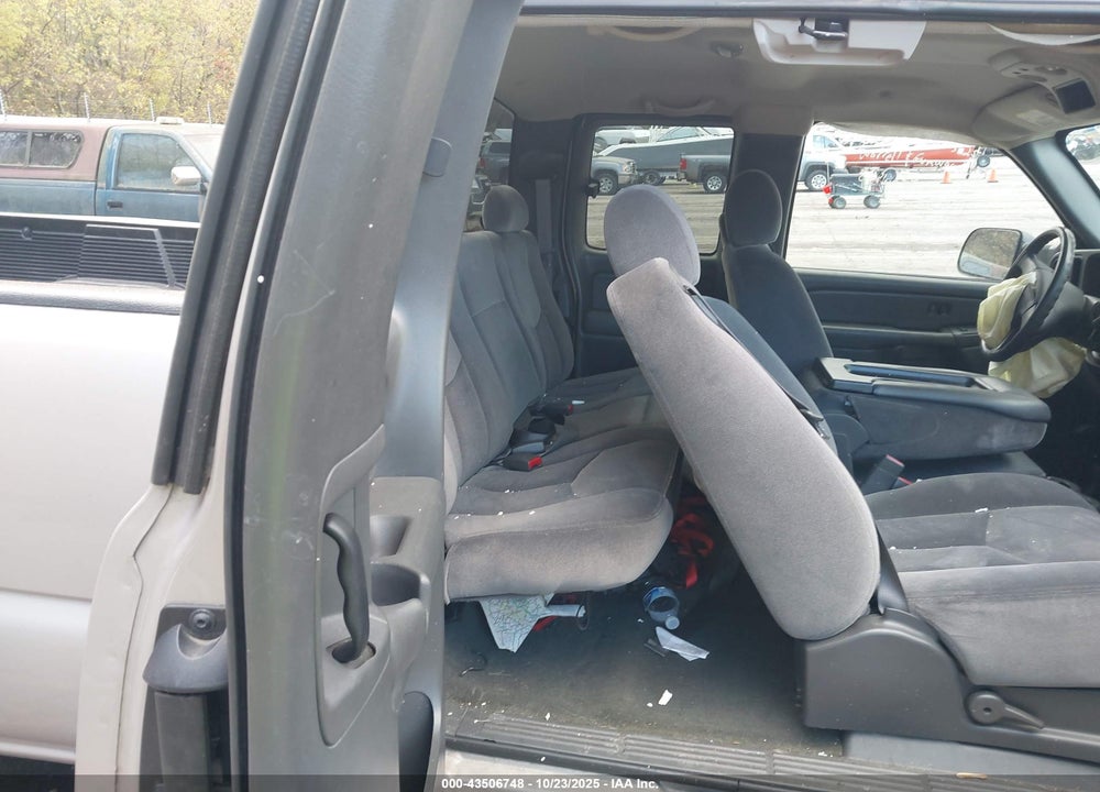 2004 GMC SIERRA 2500HD SLE VIN: 1GTHC29U24E382942