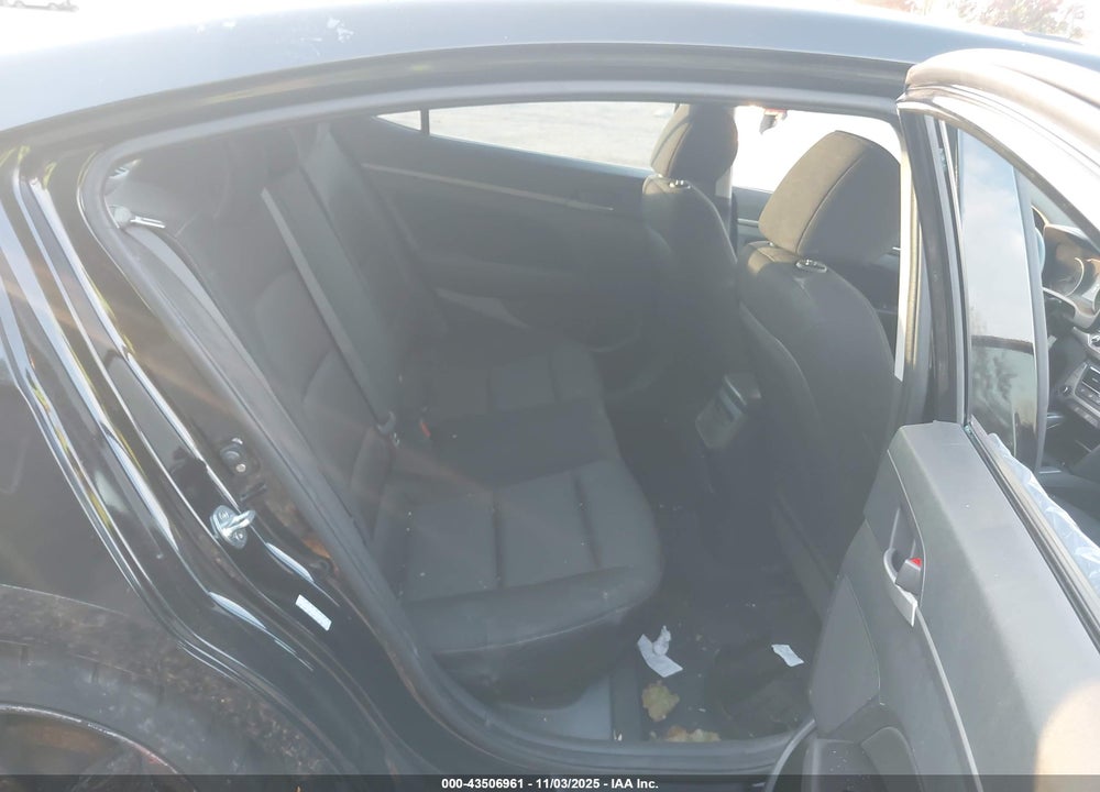 2018 HYUNDAI ELANTRA VIN: KMHD84LF4JU445509