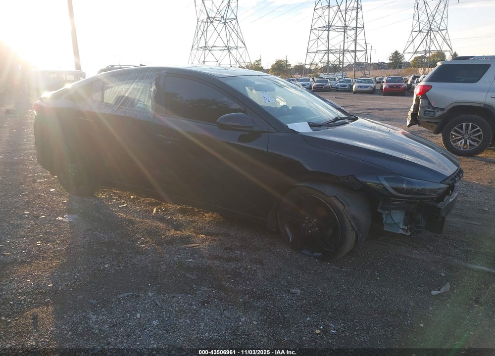 2018 HYUNDAI ELANTRA VIN: KMHD84LF4JU445509