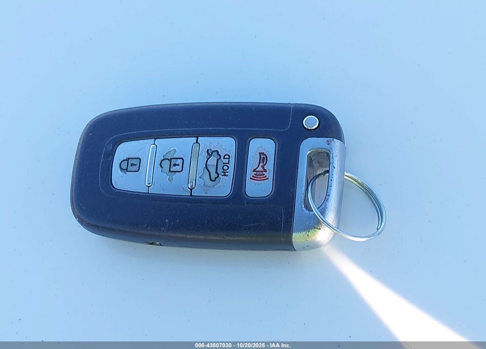 2011 KIA OPTIMA VIN: KNAGN4A74B5142678