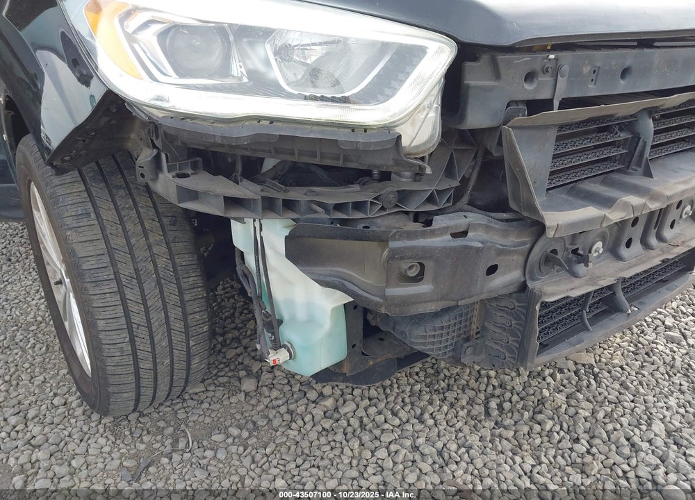 2017 FORD ESCAPE SE VIN: 1FMCU9G91HUB89252