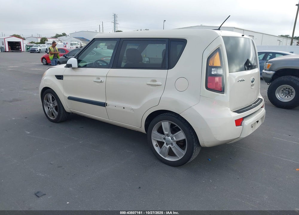 2011 KIA SOUL VIN: KNDJT2A23B7724461