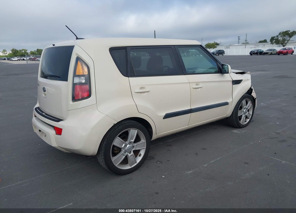 2011 KIA SOUL VIN: KNDJT2A23B7724461