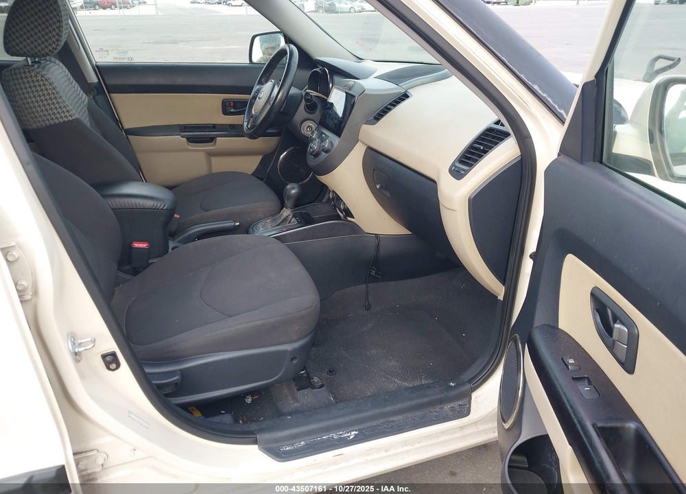 2011 KIA SOUL VIN: KNDJT2A23B7724461
