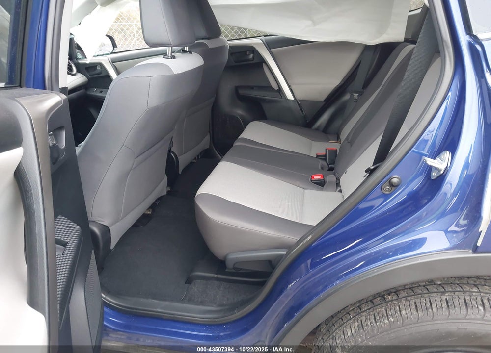 2015 TOYOTA RAV4 LE VIN: 2T3BFREV6FW375105