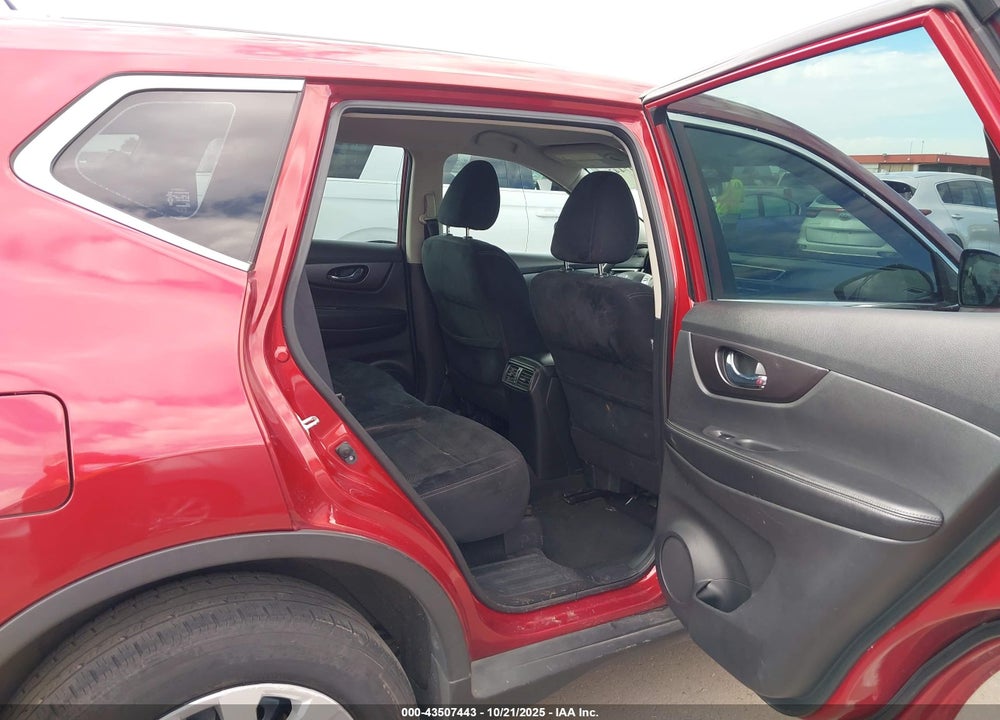 2016 NISSAN ROGUE S VIN: JN8AT2MT1GW028039