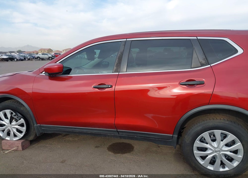 2016 NISSAN ROGUE S VIN: JN8AT2MT1GW028039