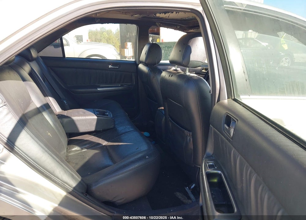 2004 TOYOTA CAMRY SE VIN: 4T1BE32K74U828731