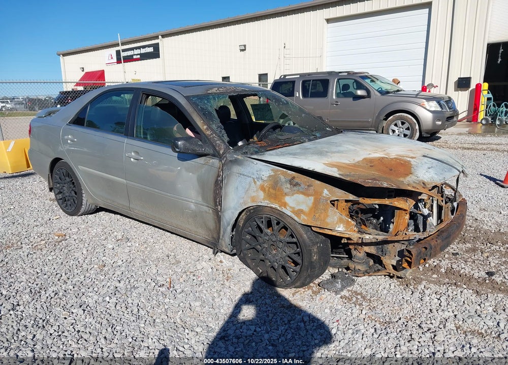 2004 TOYOTA CAMRY SE VIN: 4T1BE32K74U828731