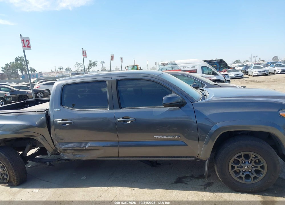 2018 TOYOTA TACOMA SR5 V6 VIN: 3TMAZ5CN1JM074993