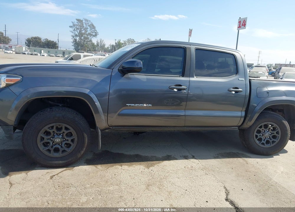 2018 TOYOTA TACOMA SR5 V6 VIN: 3TMAZ5CN1JM074993