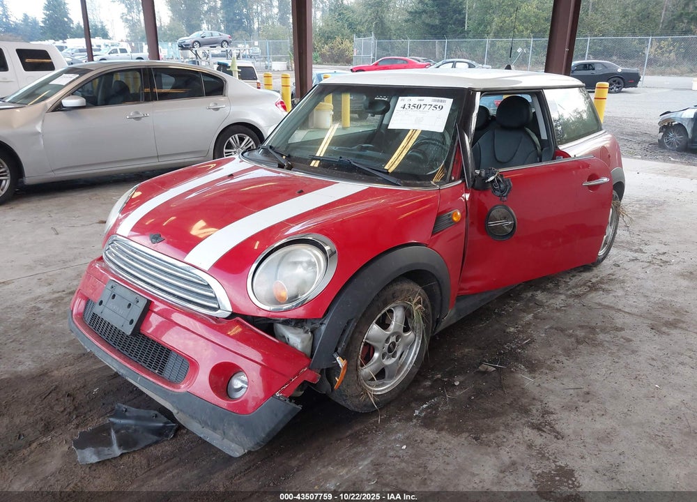 2008 MINI COOPER VIN: WMWMF33588TT60827