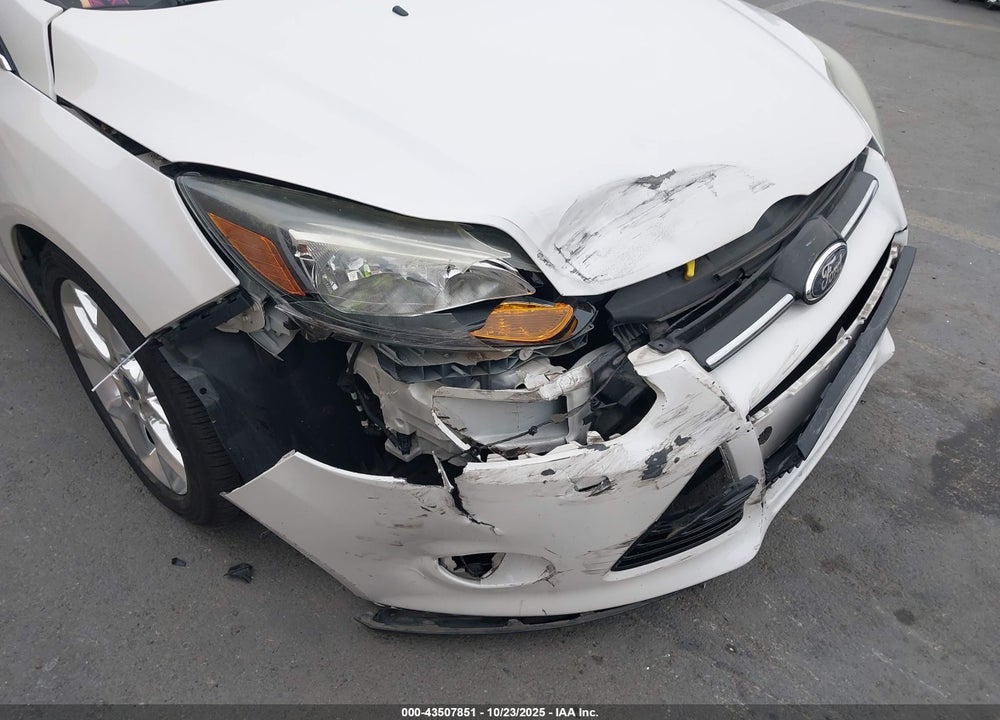 2014 FORD FOCUS TITANIUM VIN: 1FADP3N26EL300579