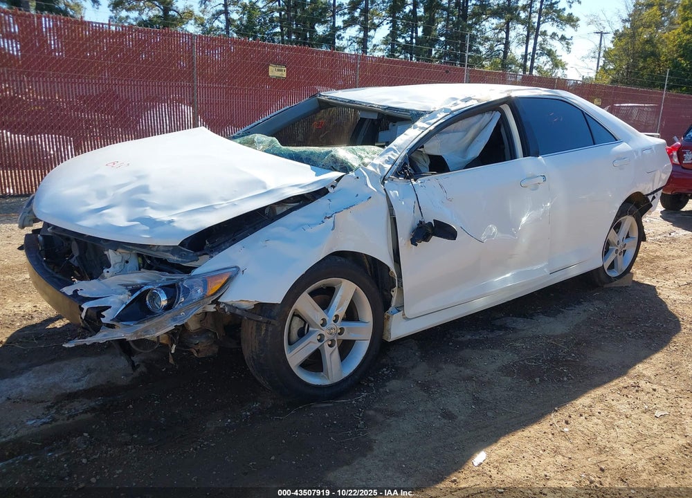 2014 TOYOTA CAMRY SE VIN: 4T1BF1FK0EU760236